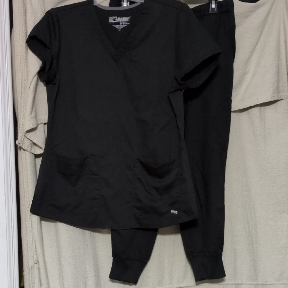 Grey's Anatomy Black Women's Scrub Set